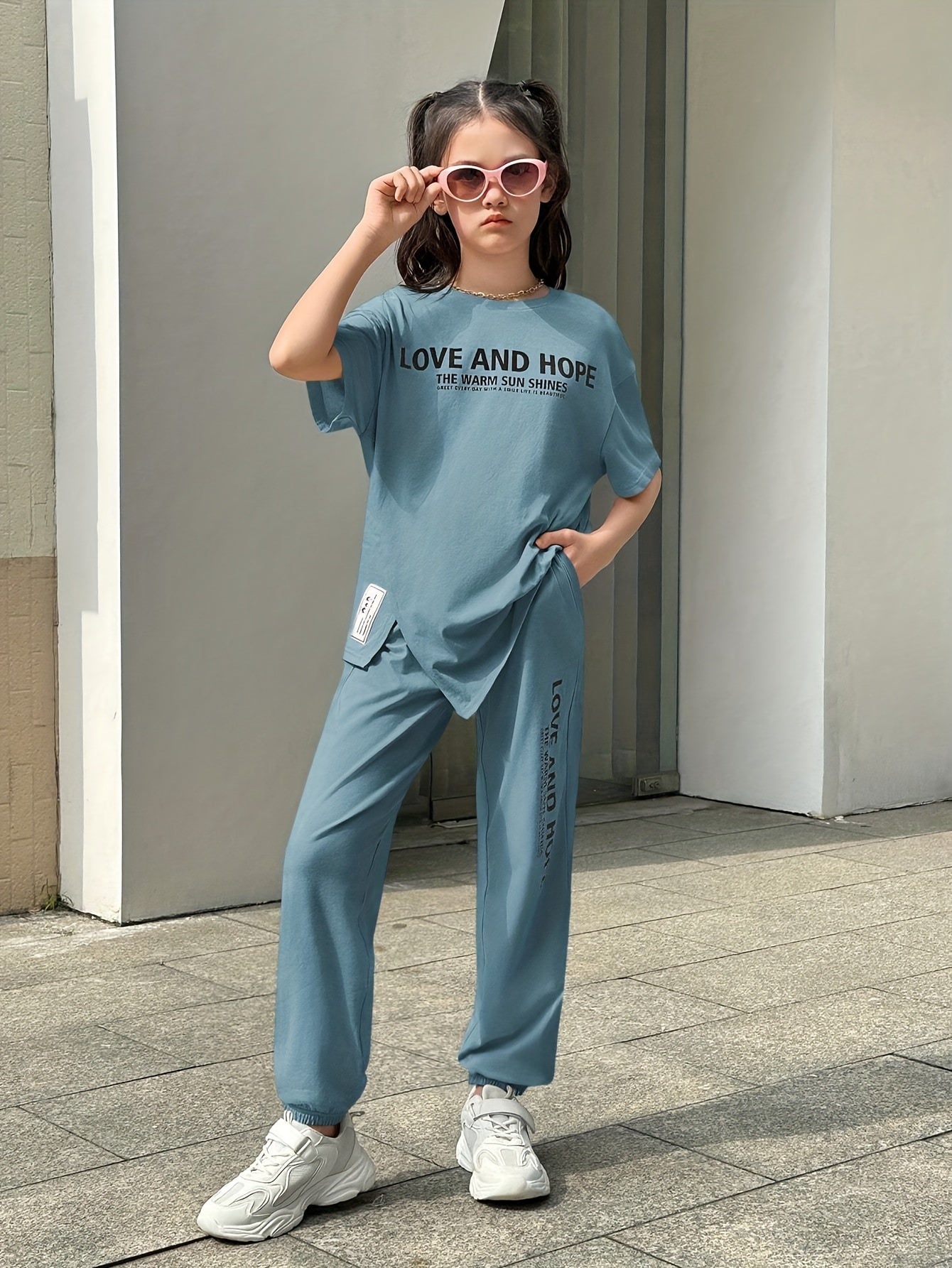 🌟 Girls' 2-Piece Letters Print T-Shirt & Solid Color Pants Set – Comfy & Trendy Summer Outfit 👕