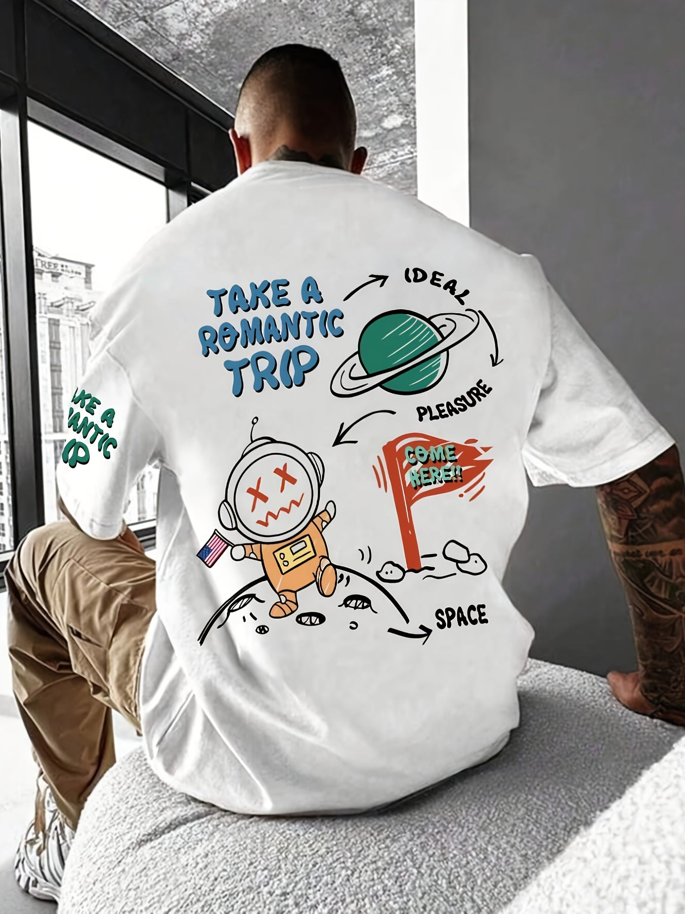 Men's Astronaut Cartoon Print Crew Neck T-Shirt