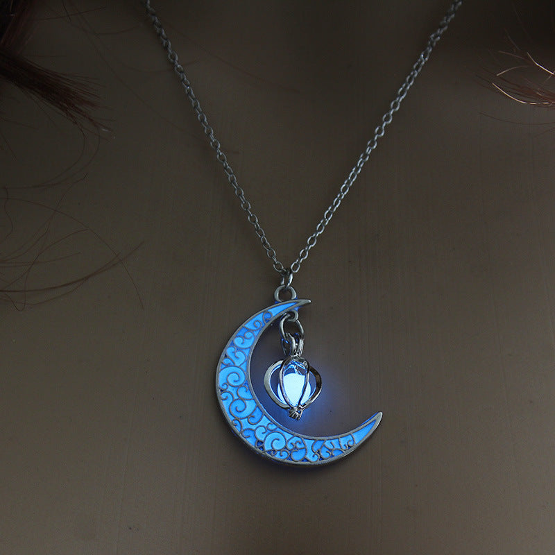 Radiance Glow Pendant Necklace: Silver Plated Chain with Glowing Pendant