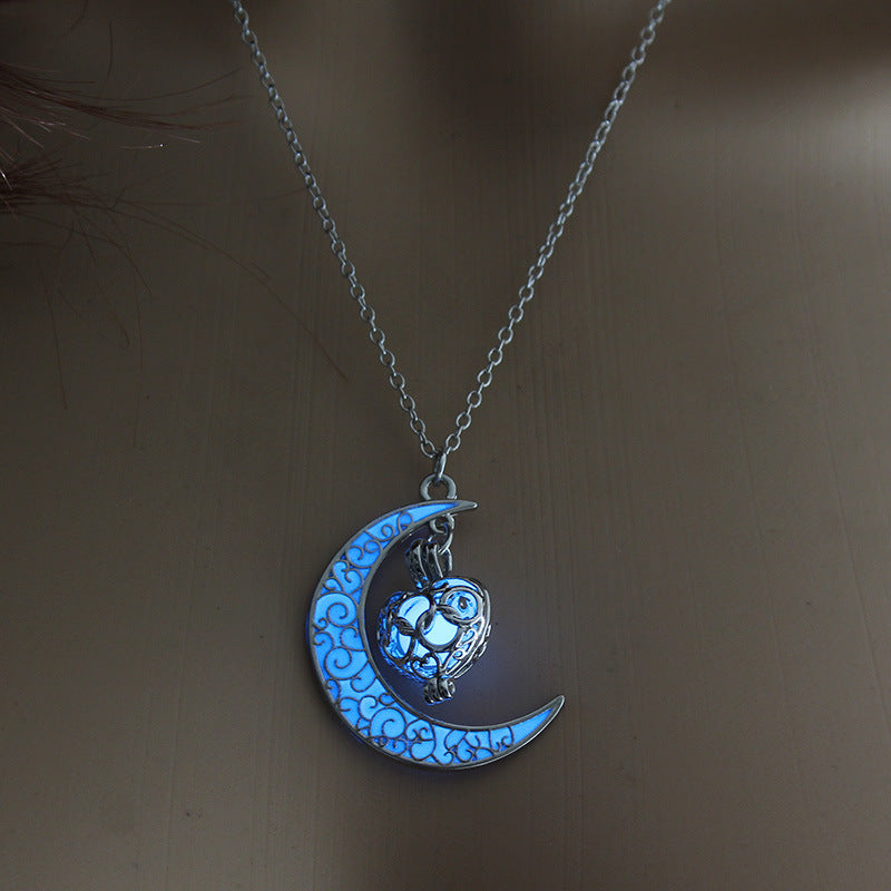 Radiance Glow Pendant Necklace: Silver Plated Chain with Glowing Pendant