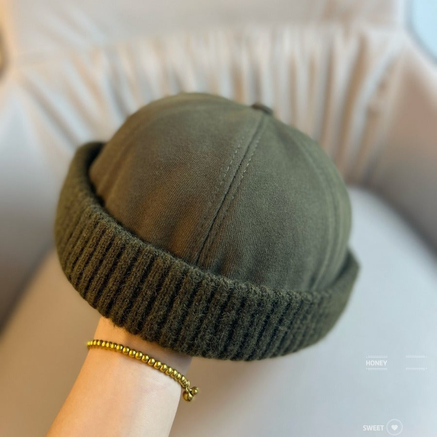 🍂 Autumn & Winter Solid Color Brimless Hat - Unisex Casual Street Trend Windproof Pullover Beanie 🧢