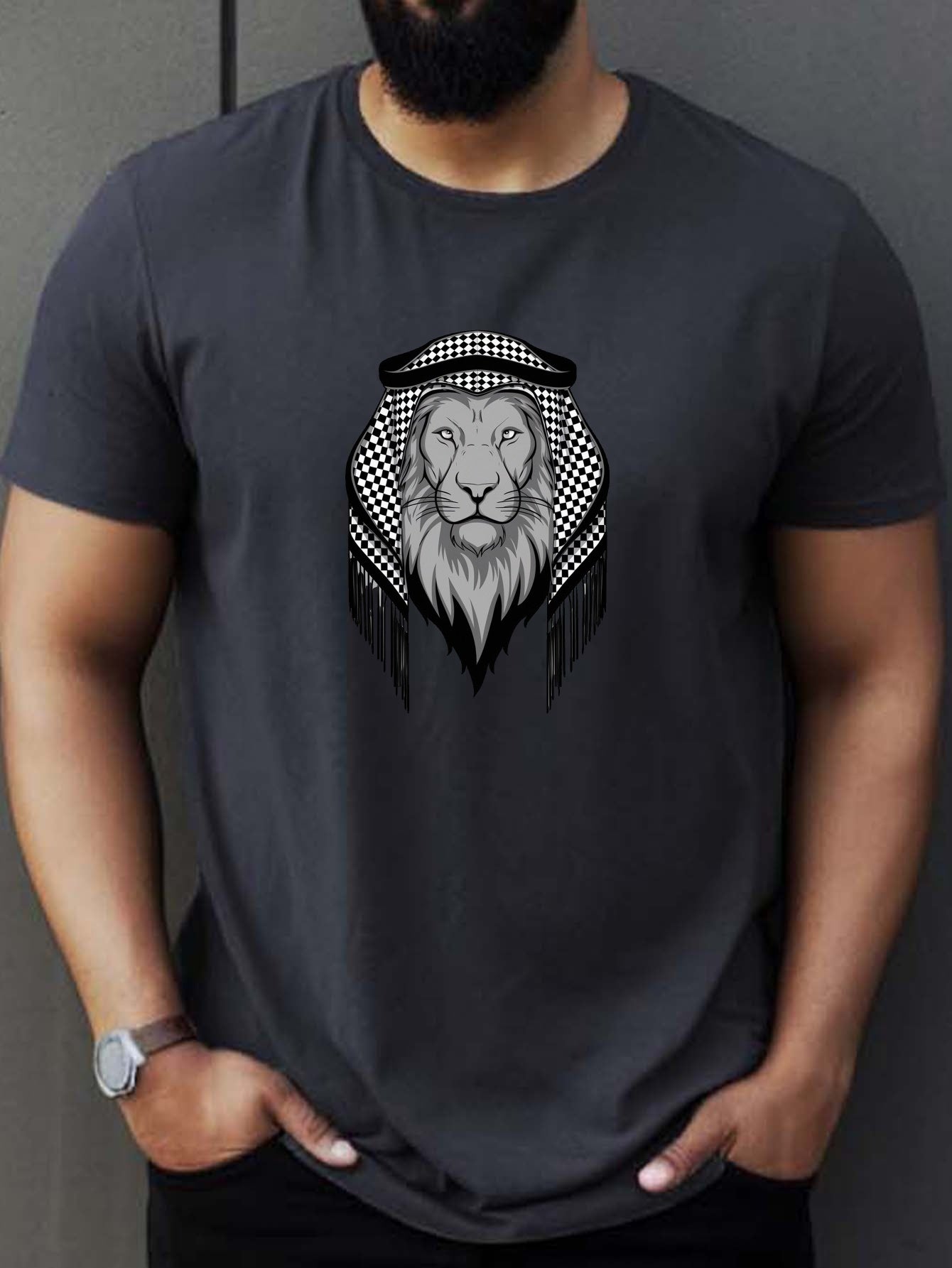 🦁 Regal Lion with Keffiyeh Print Men's Short Sleeve T-Shirt 🌟