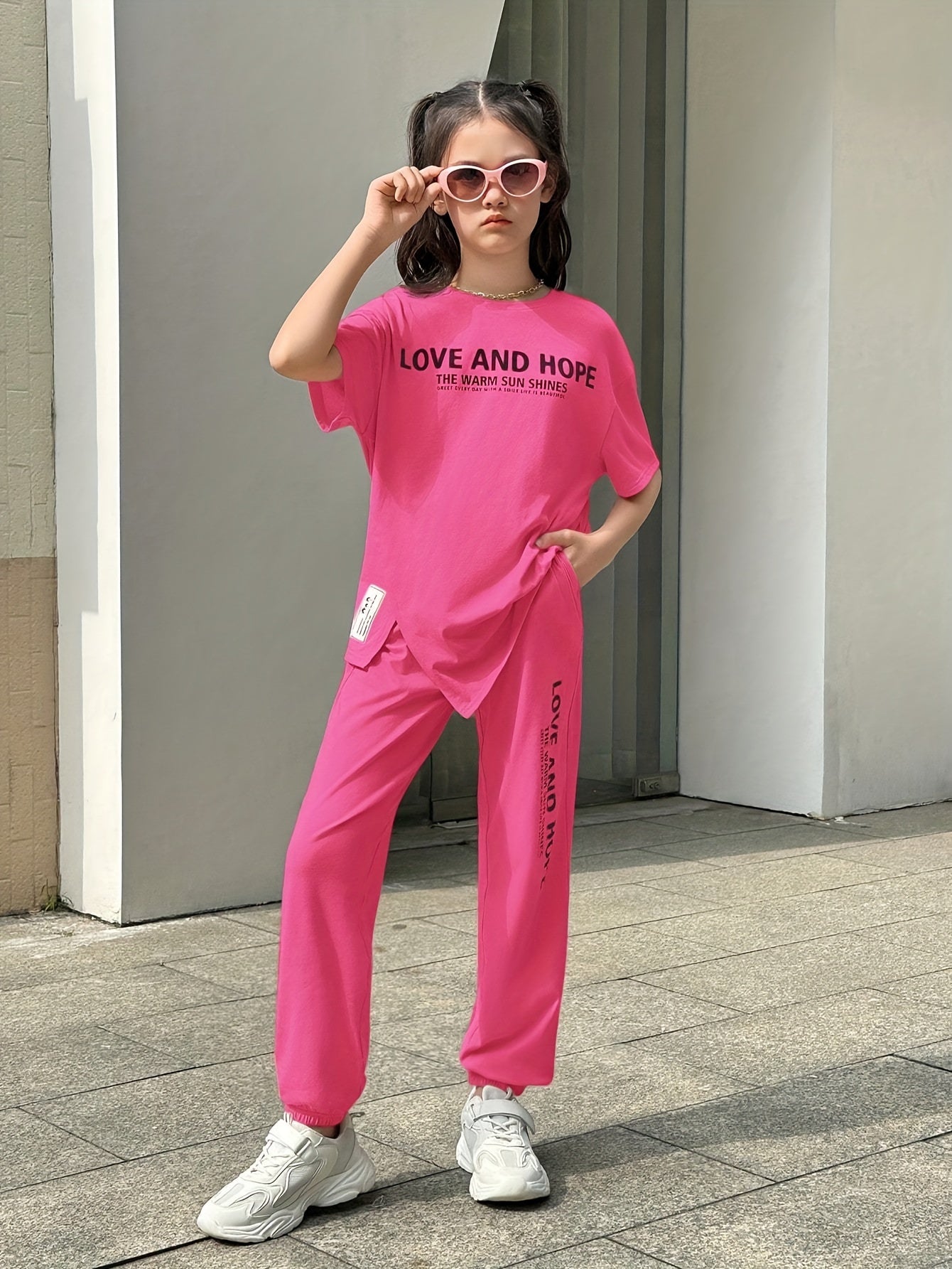 🌟 Girls' 2-Piece Letters Print T-Shirt & Solid Color Pants Set – Comfy & Trendy Summer Outfit 👕