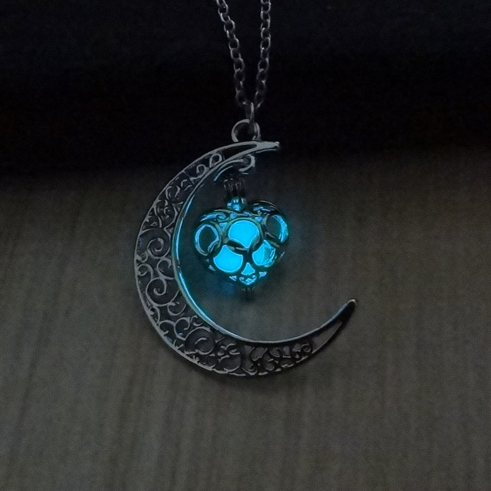 Radiance Glow Pendant Necklace: Silver Plated Chain with Glowing Pendant