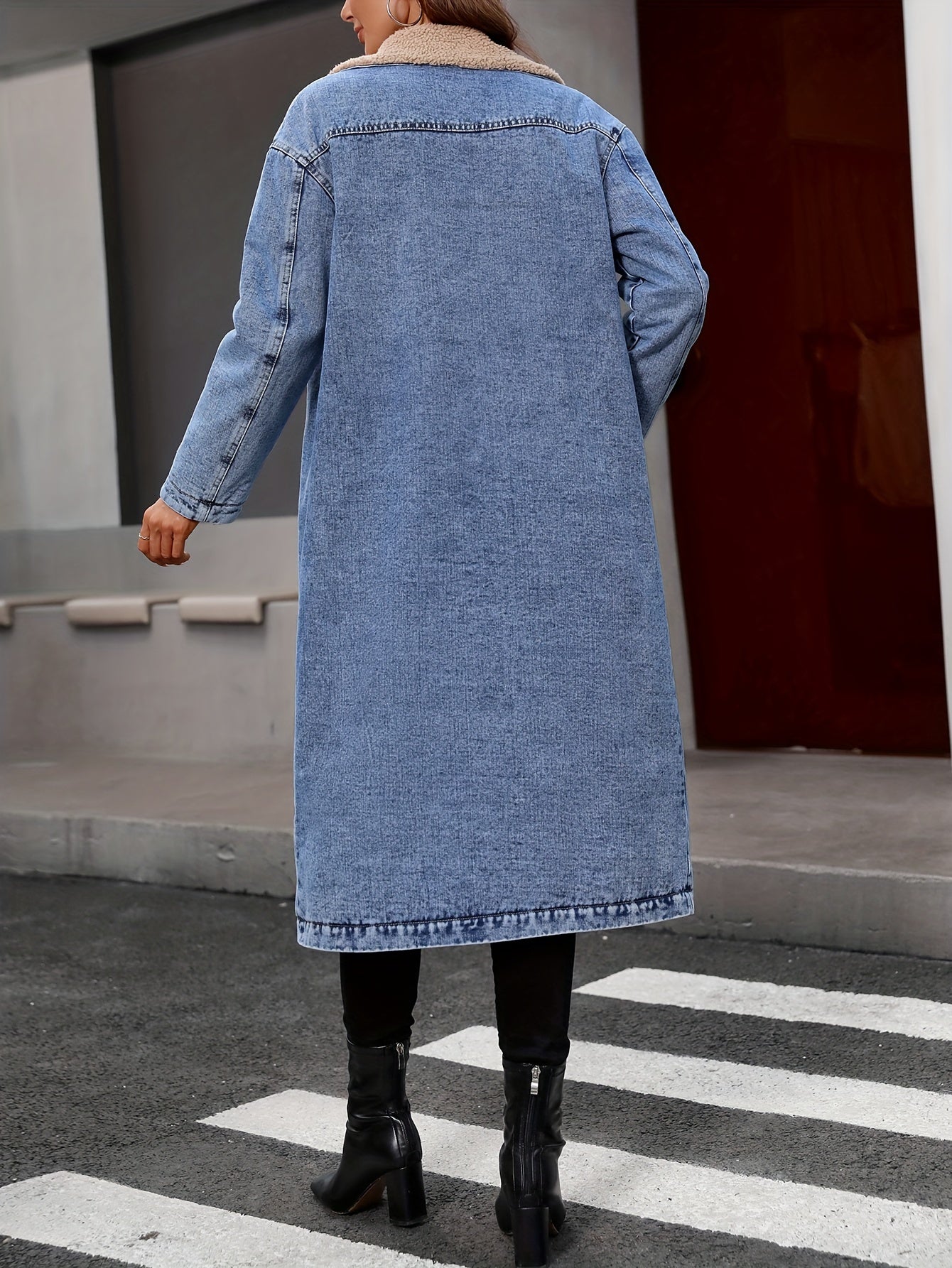 Elegant Plush-Lined Washed Blue Denim Coat