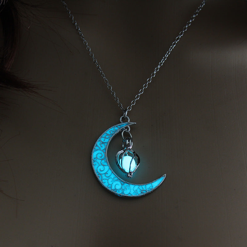 Radiance Glow Pendant Necklace: Silver Plated Chain with Glowing Pendant