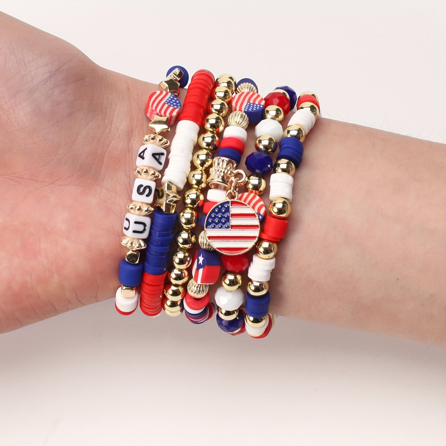 US Stars & Stripes Bead Stretch Bracelet – Red, White & Blue Elegance 🎆