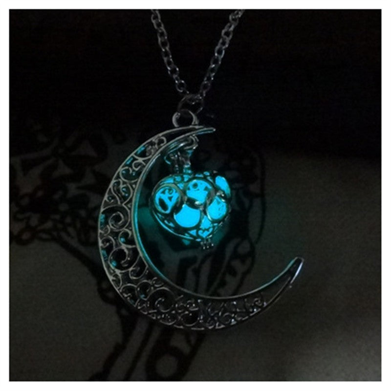 Radiance Glow Pendant Necklace: Silver Plated Chain with Glowing Pendant