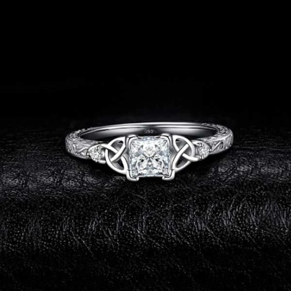 Eterna Bond: Women's Engagement and Wedding Ring Set