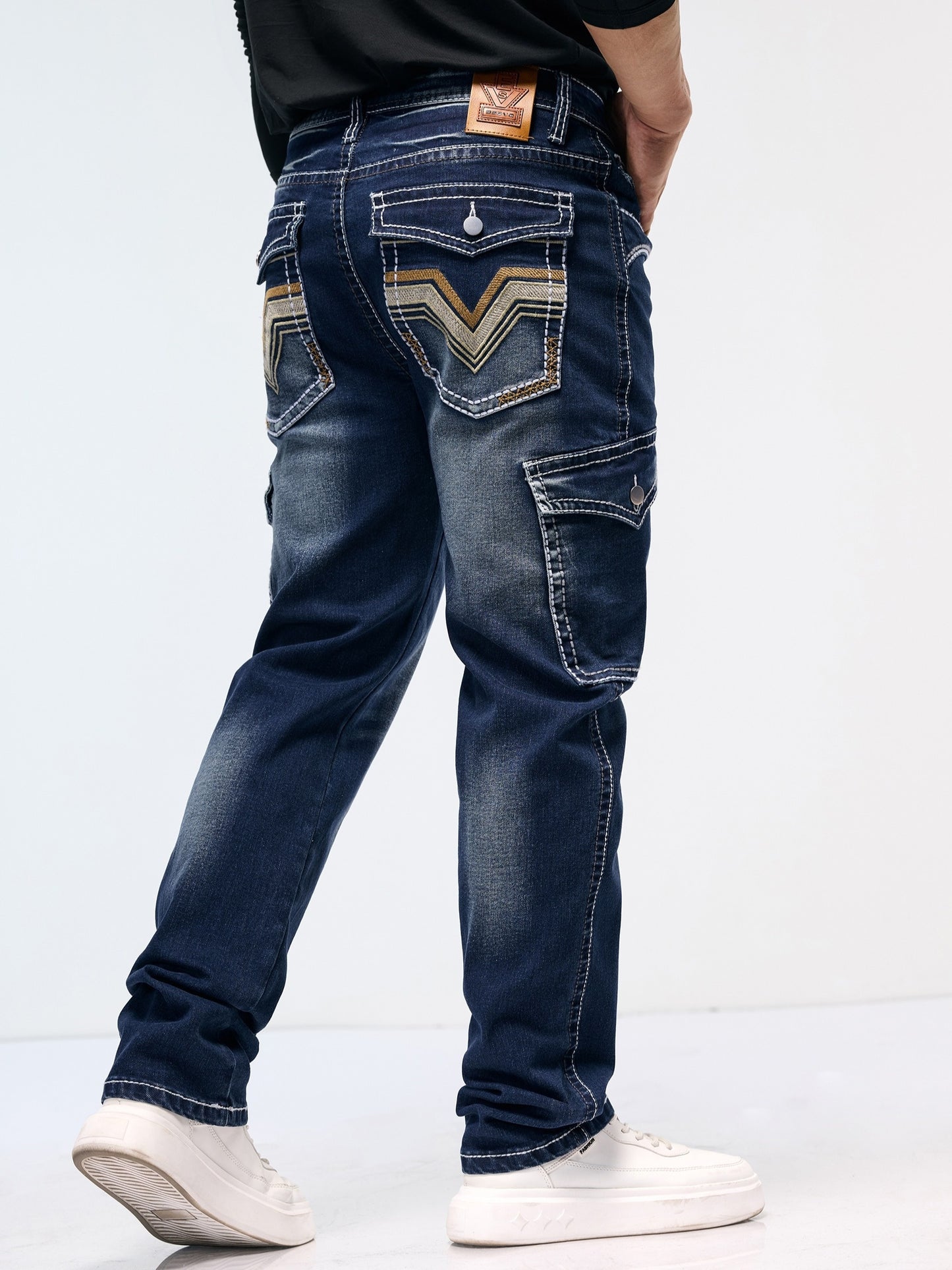 👖 ESDVQ Men's Vintage-Inspired Embroidered Stretch Jeans - Cotton Blend Comfort 🌿