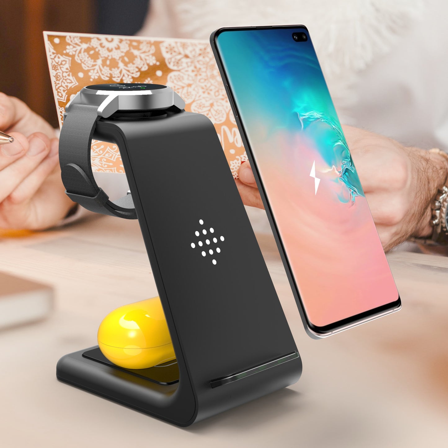 Quick Charge Trio: 3-in-1 Fast Charging Station with Wireless Charger Stand and Phone Holder