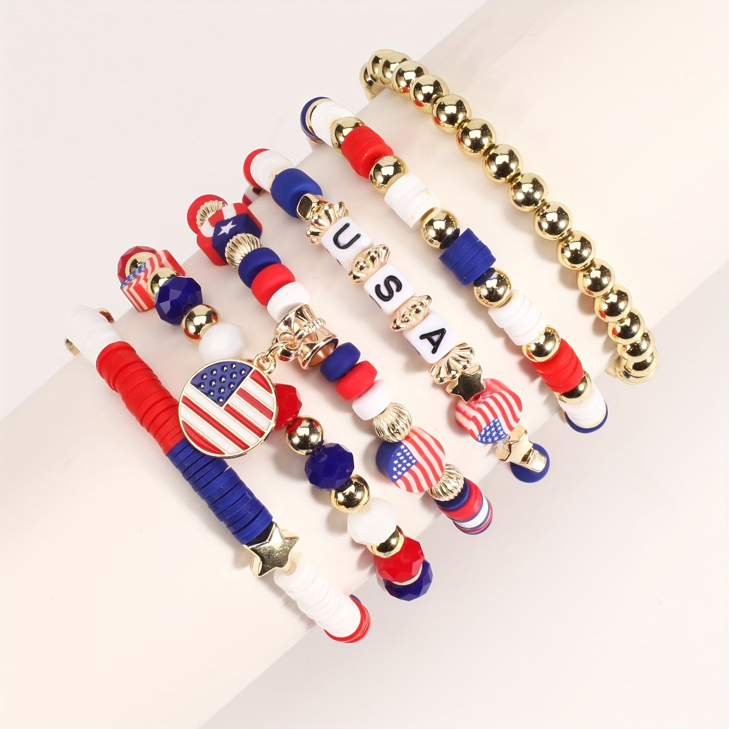 US Stars & Stripes Bead Stretch Bracelet – Red, White & Blue Elegance 🎆