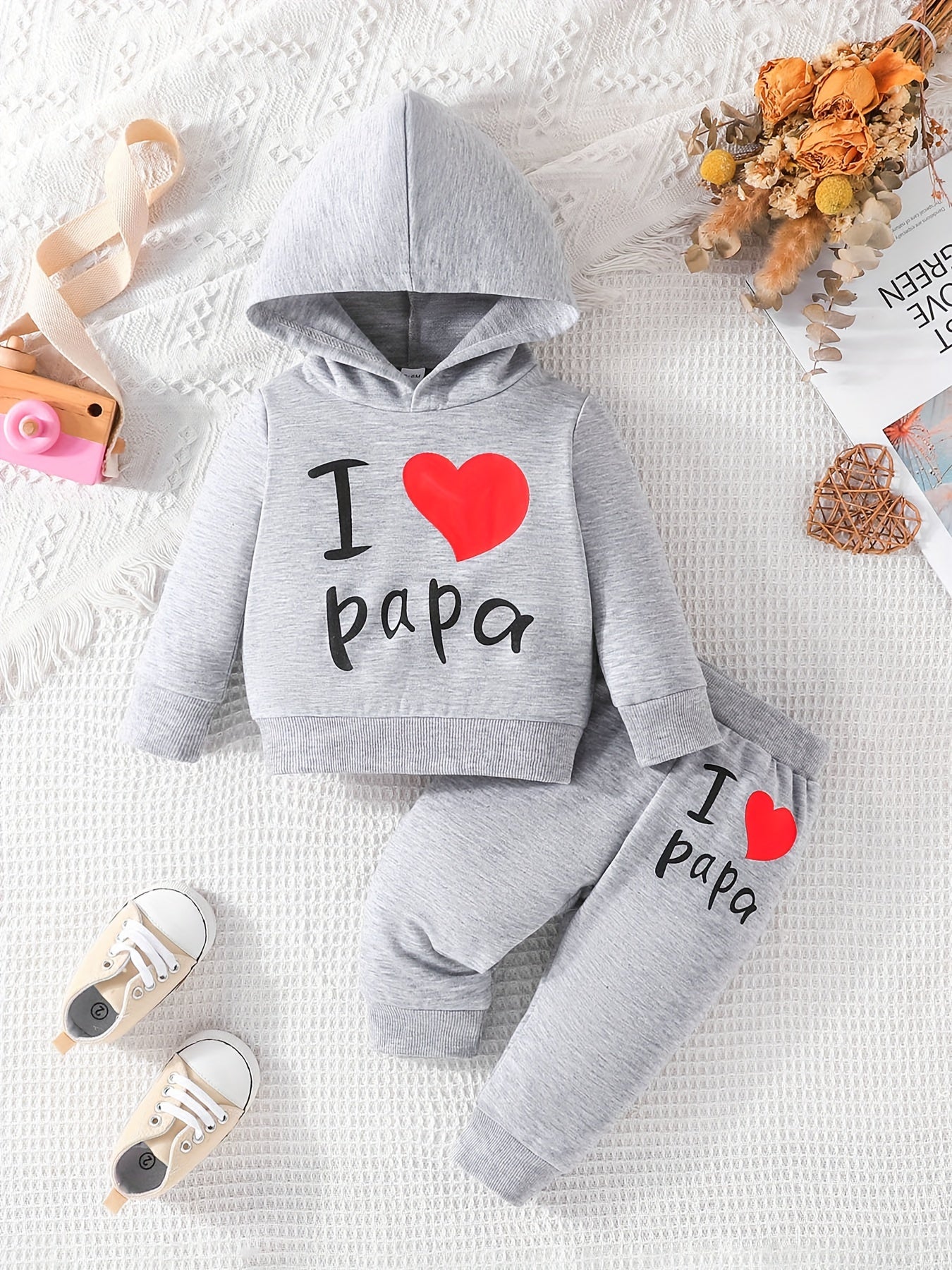 💖 Baby Girls' Cute "Letter of Love" Print Hoodie & Trousers Set 🌸