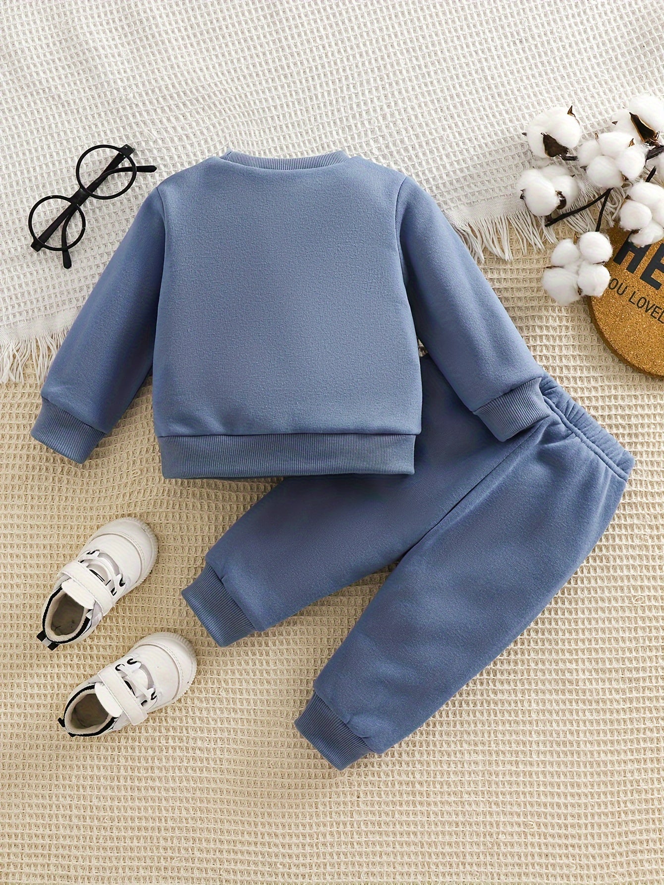 2pcs Baby's Trendy Patchwork Sweatshirt & Casual Pants Set 🌟