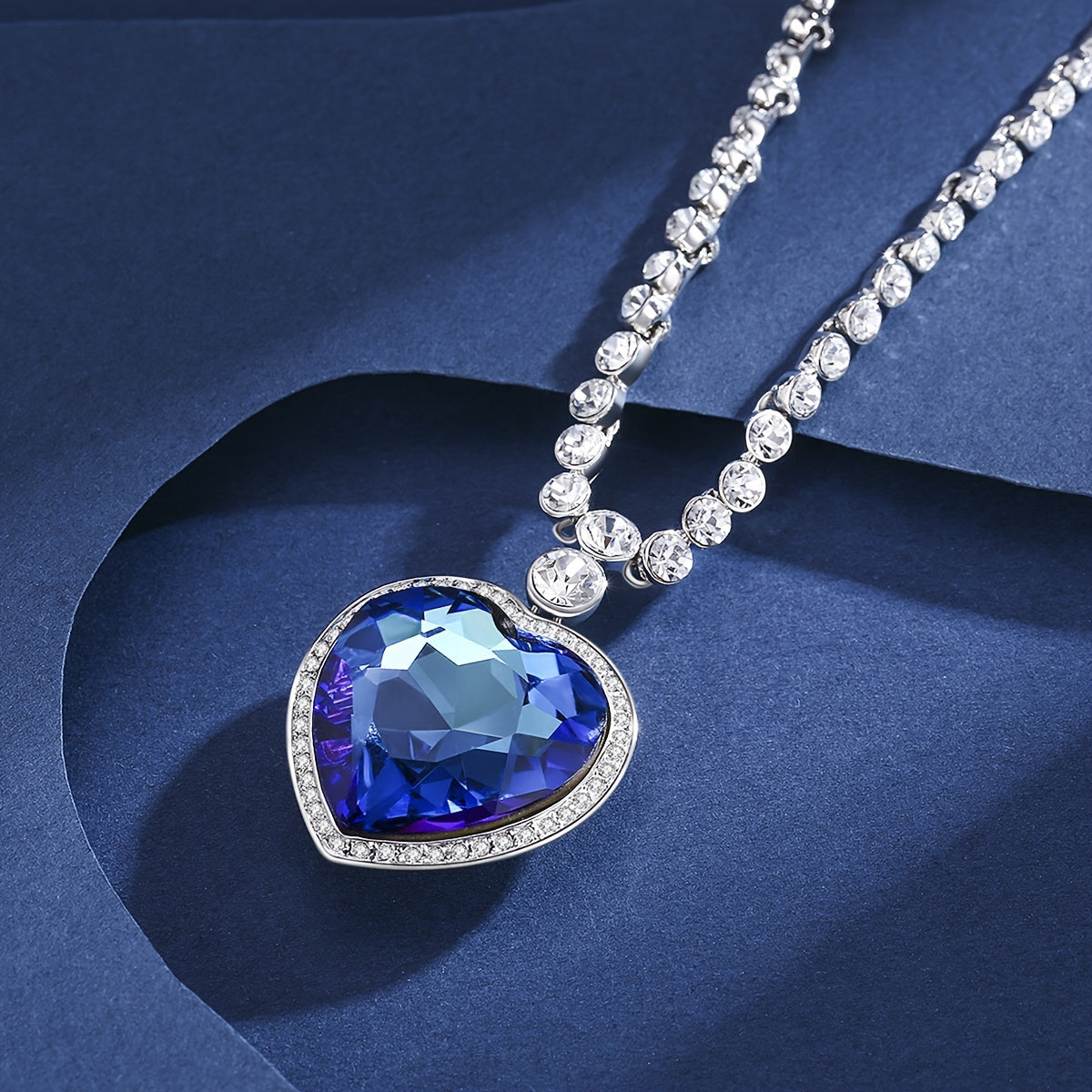 🌊 Heart of the Ocean Luxury Necklace – Platinum-Plated Crystal Elegance 💙