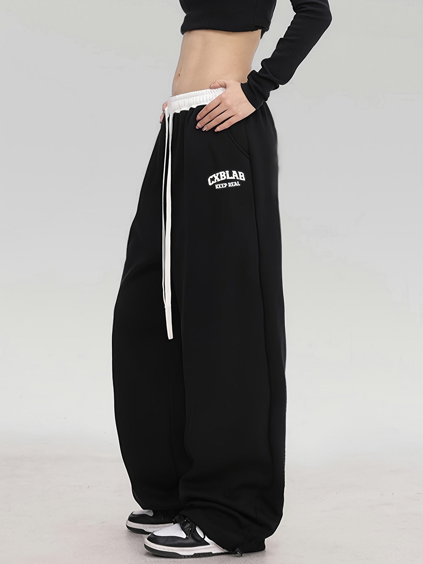 🎶 Trendy High-Waisted Letter Print Sweatpants