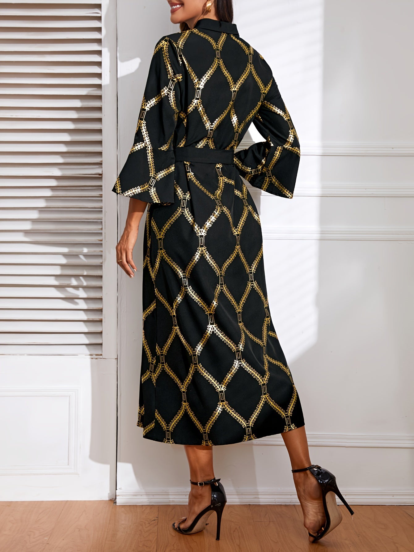 🌿 Ogee Print Flared Sleeve Maxi Dress 👗