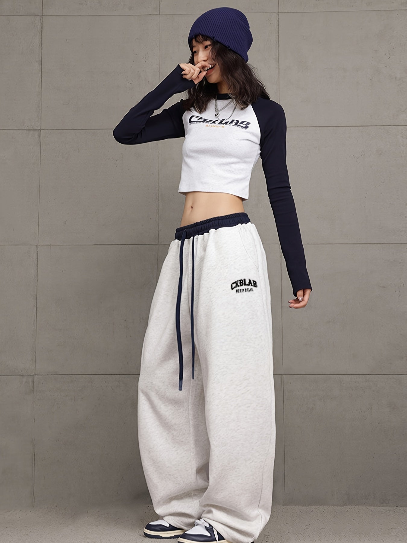 🎶 Trendy High-Waisted Letter Print Sweatpants