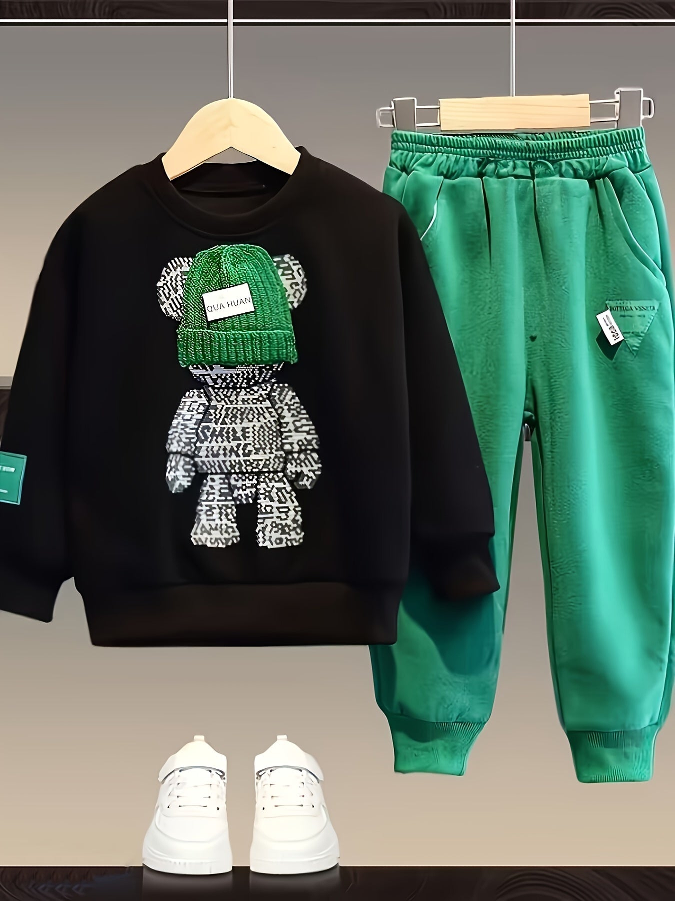 🐻 2PCS Boy's Three-Dimensional Cartoon Bear Décor Set - Long Sleeve Pullover + Label Patched Pants