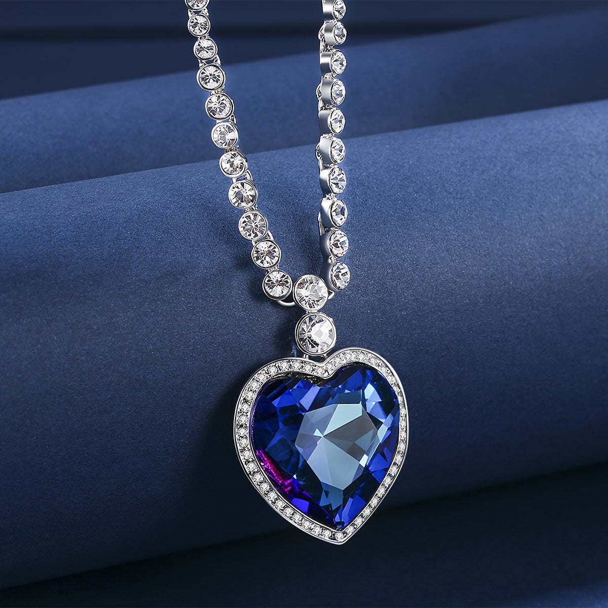 🌊 Heart of the Ocean Luxury Necklace – Platinum-Plated Crystal Elegance 💙