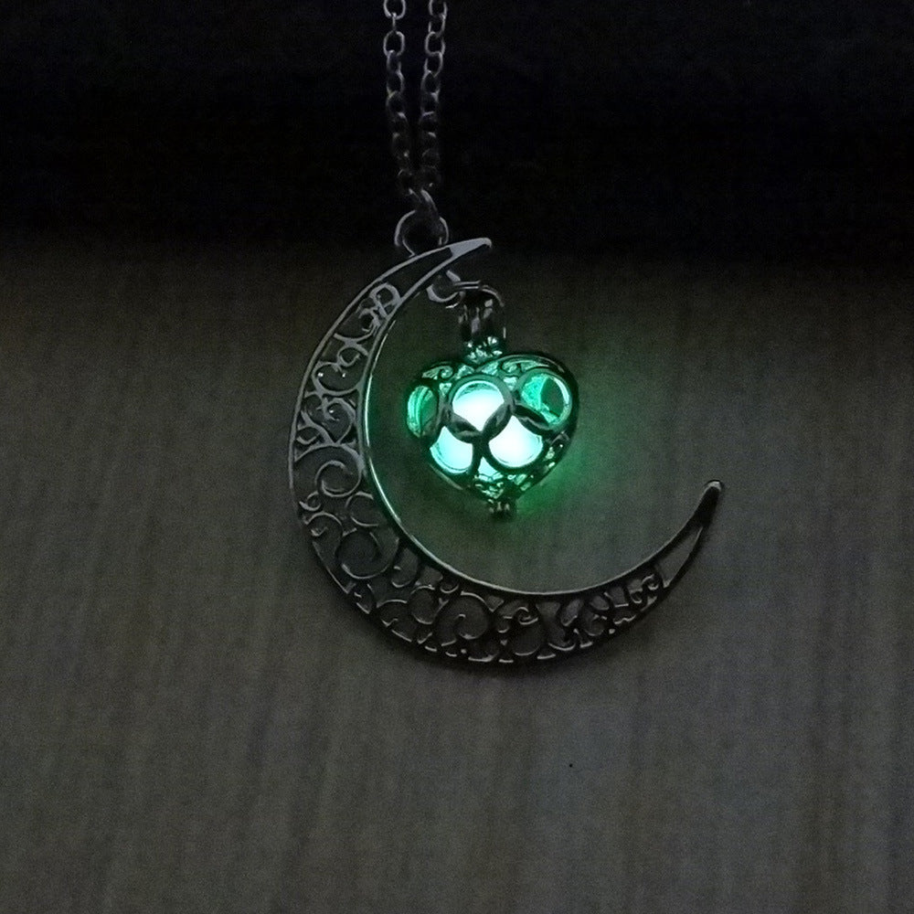 Radiance Glow Pendant Necklace: Silver Plated Chain with Glowing Pendant