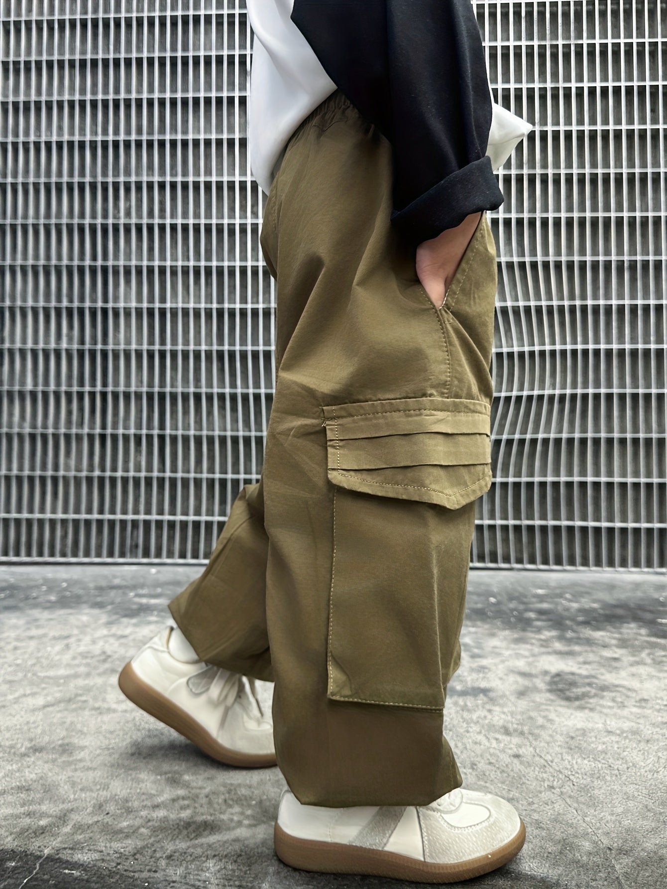 Boy's 85% Cotton Solid Color Label Patched Cargo Pants 🎉👖