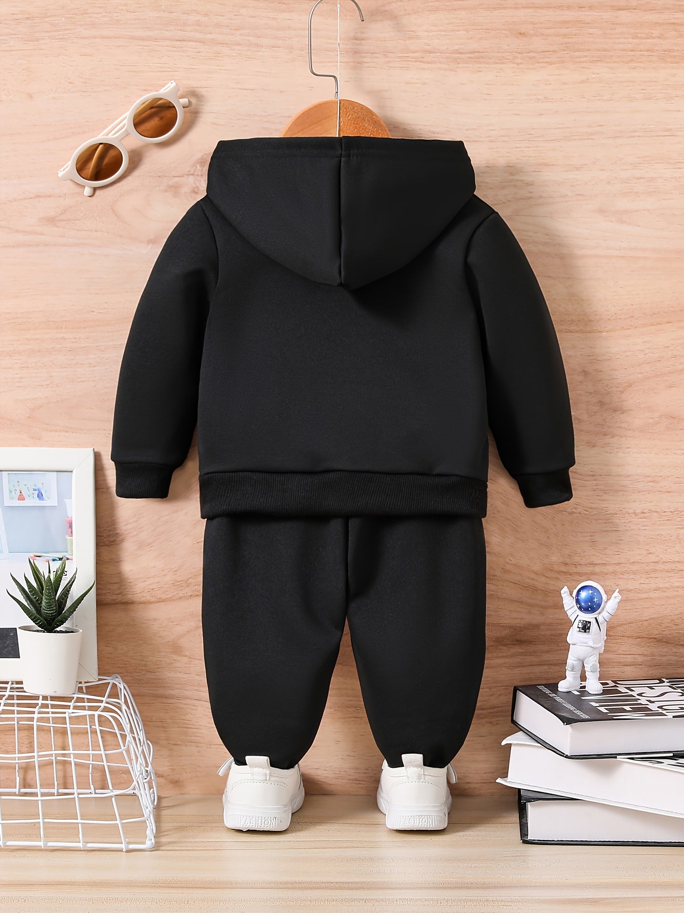 2pcs Cotton Set: Boys' Football Cartoon Print Hoodie Sweatshirt & Casual Pants ⚽👕👖