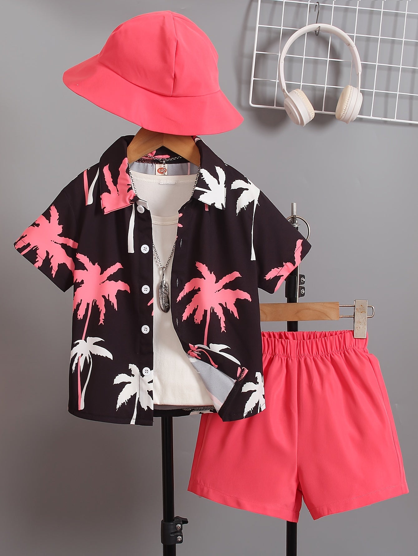 🌴 Boys' 3-Piece Coconut Tree Graphic Print Set – Shirt, Shorts & Hat for a Cool Summer Look 👕