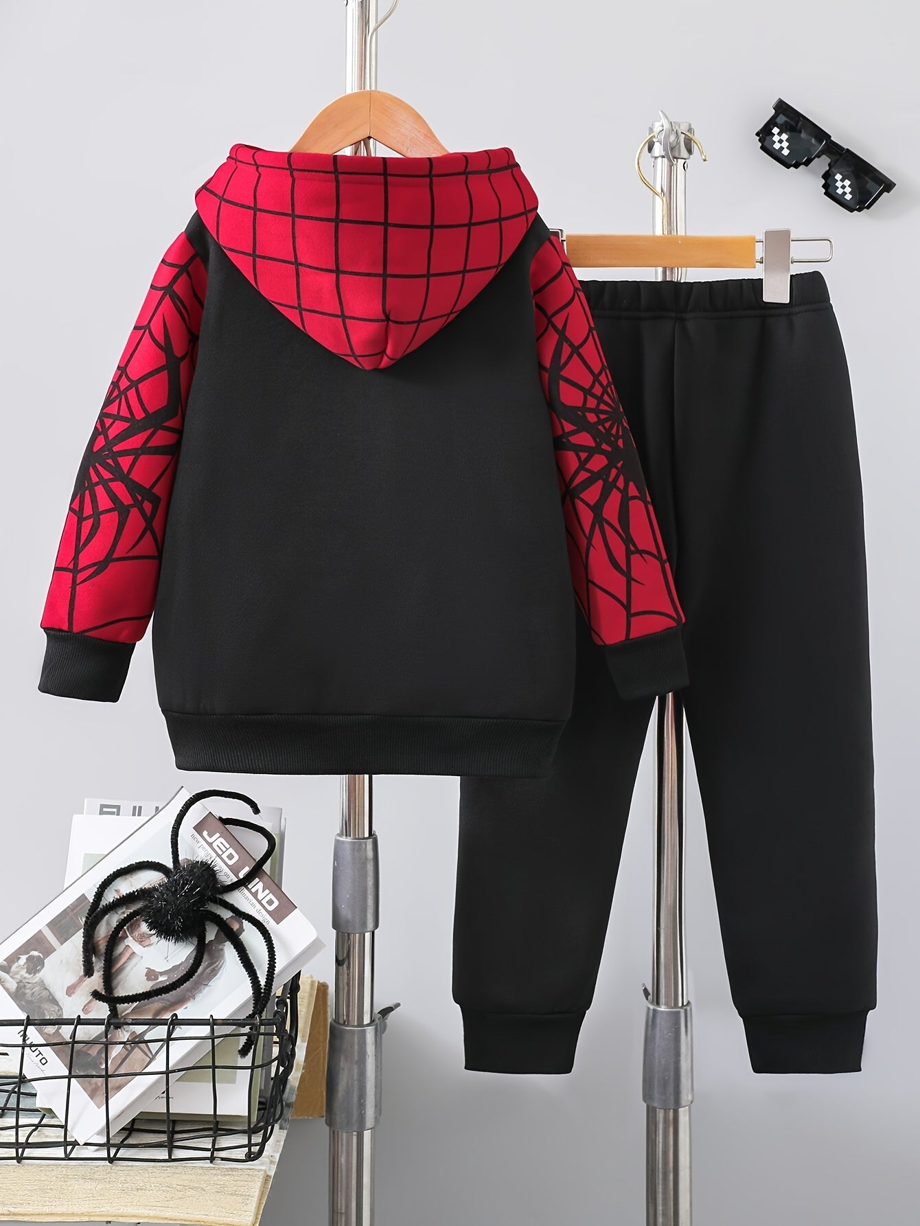 🕷️ 2-Piece Boys' Outfit: Casual Fashion Thickened Fleece with Spider Web Print