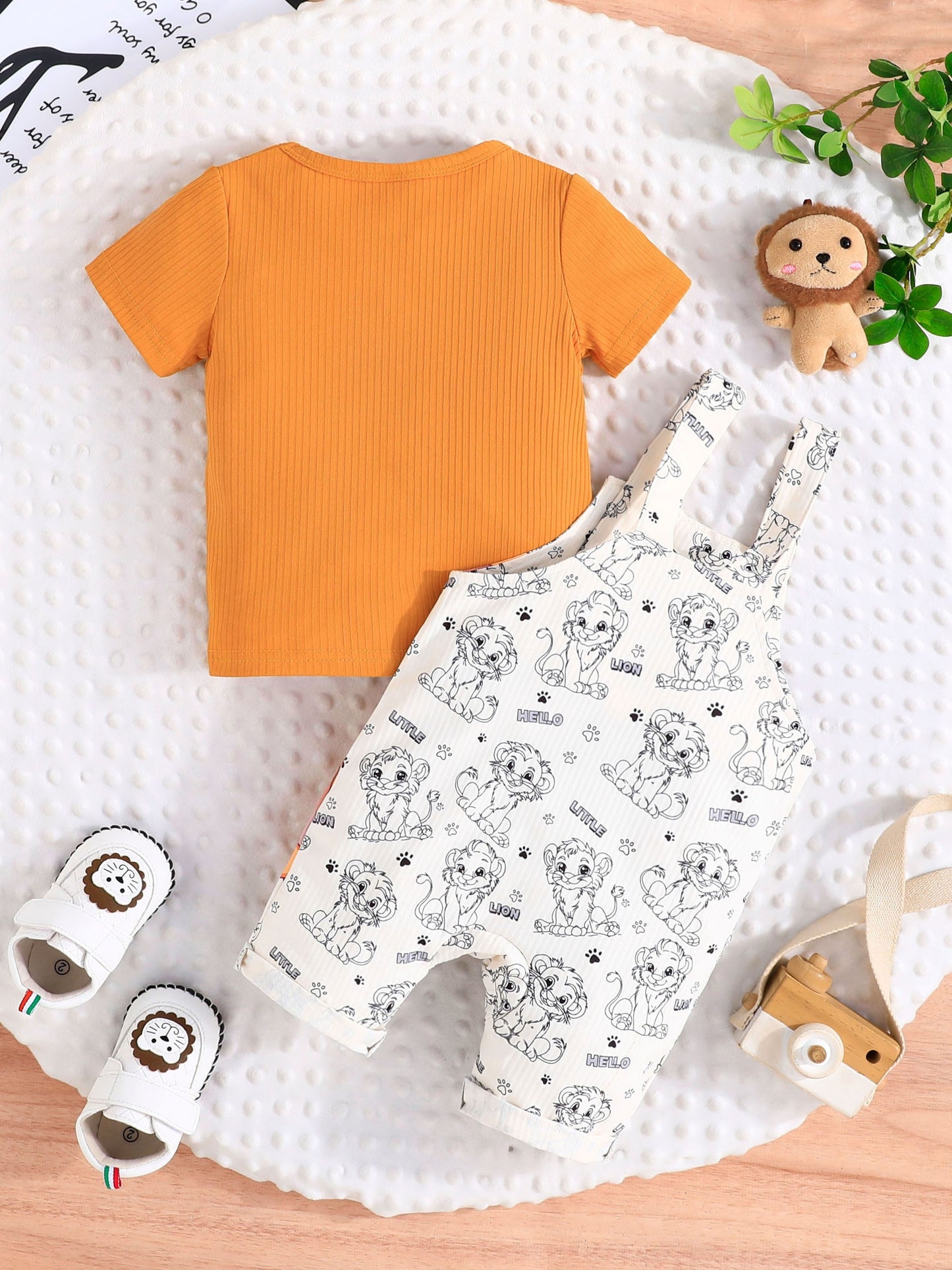 🦁 Baby's Cartoon Lion Print 2-Piece Summer Outfit – T-Shirt & Jumpsuit Set 👶