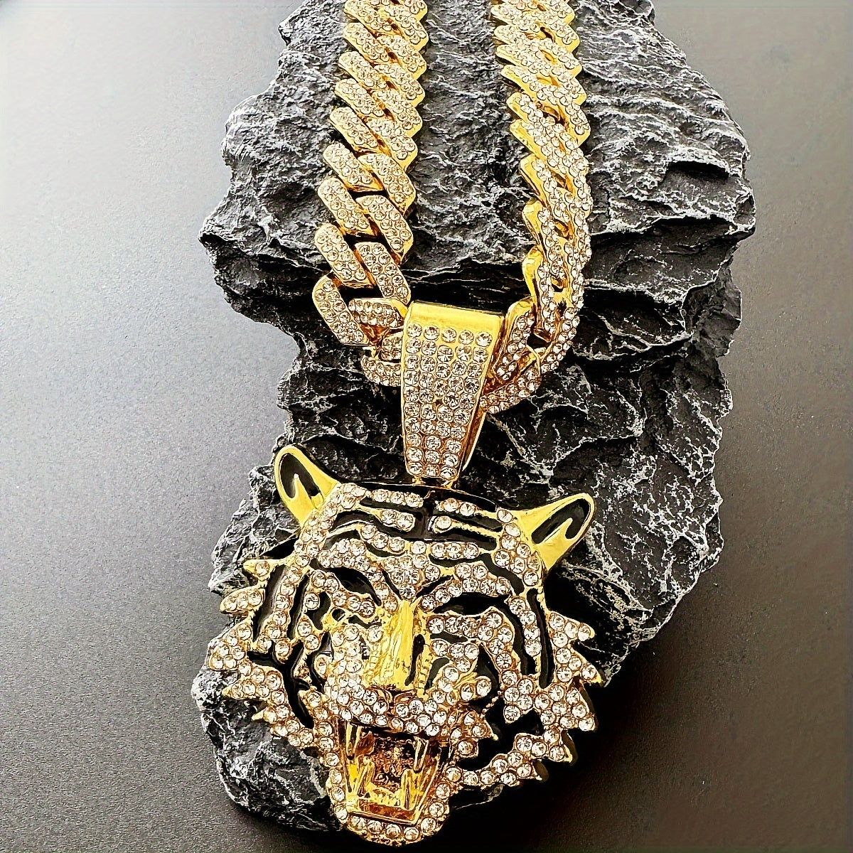 🐅 Roar Bold Tiger Head Pendant Necklace 💎