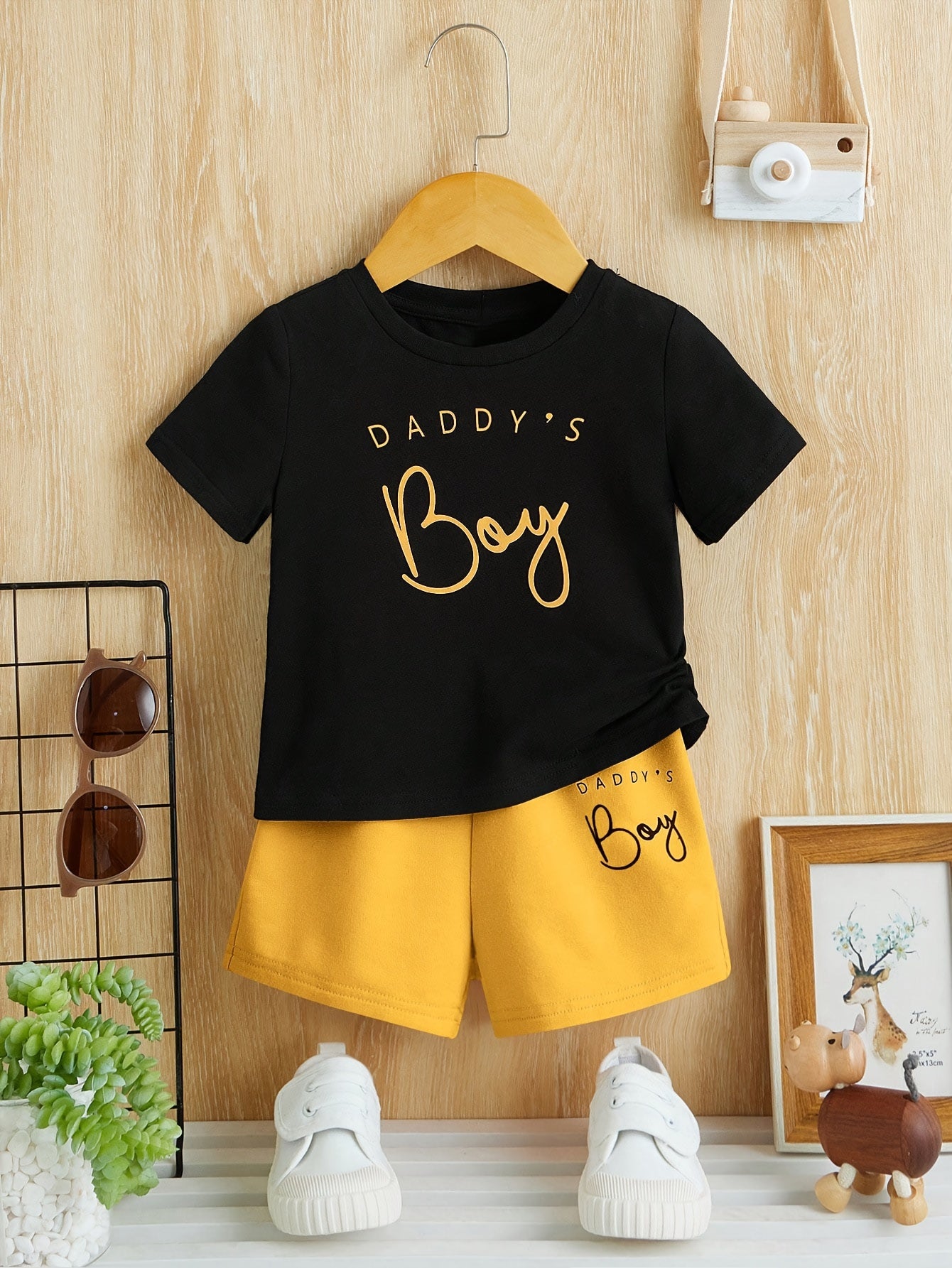 👶 2-Piece Baby Boys' "Daddy's Boy" Letter Print Cotton T-Shirt & Shorts Set – Casual Black & Yellow Outfit 🌟