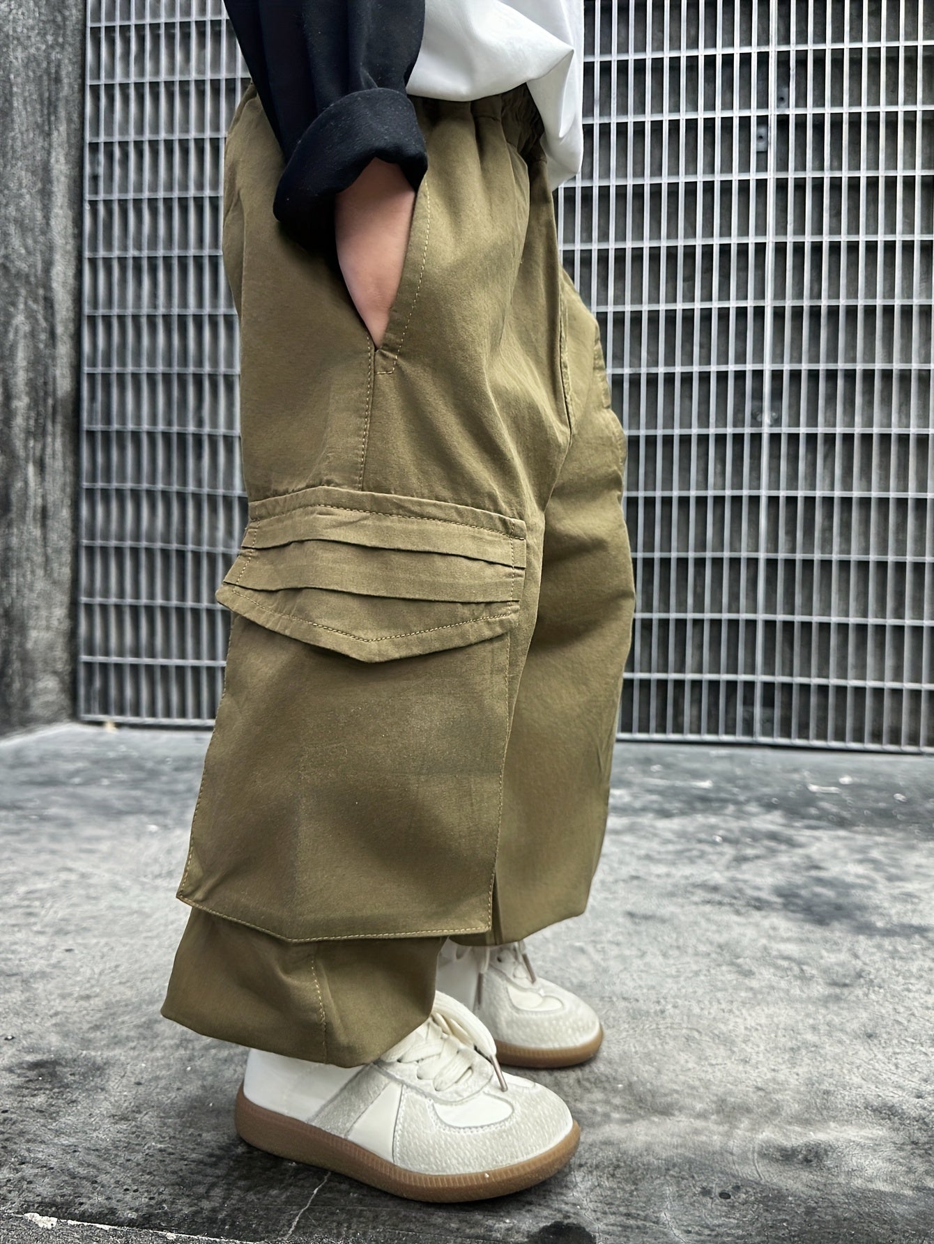 Boy's 85% Cotton Solid Color Label Patched Cargo Pants 🎉👖