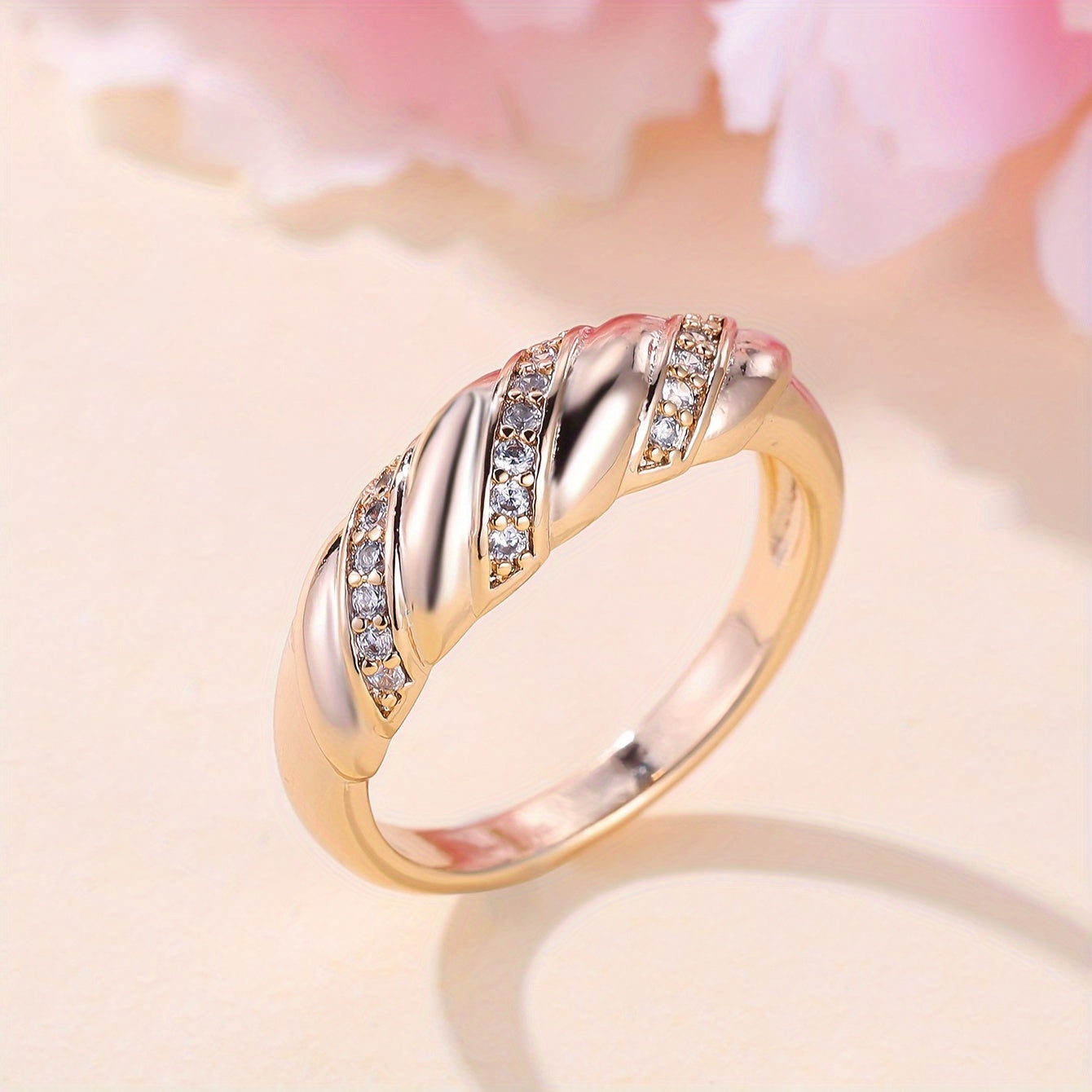 Chic Croissant Ring with Shining Zirconia – A Symbol of Beauty & Nobility 💎✨