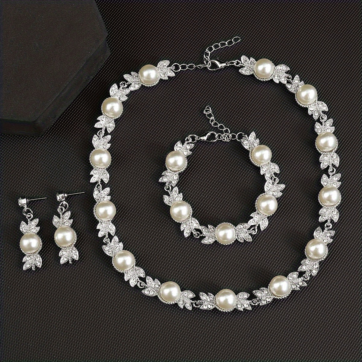 Chic Imitation Pearl Jewelry Set – Necklace, Earrings & Bracelet 🌟💕