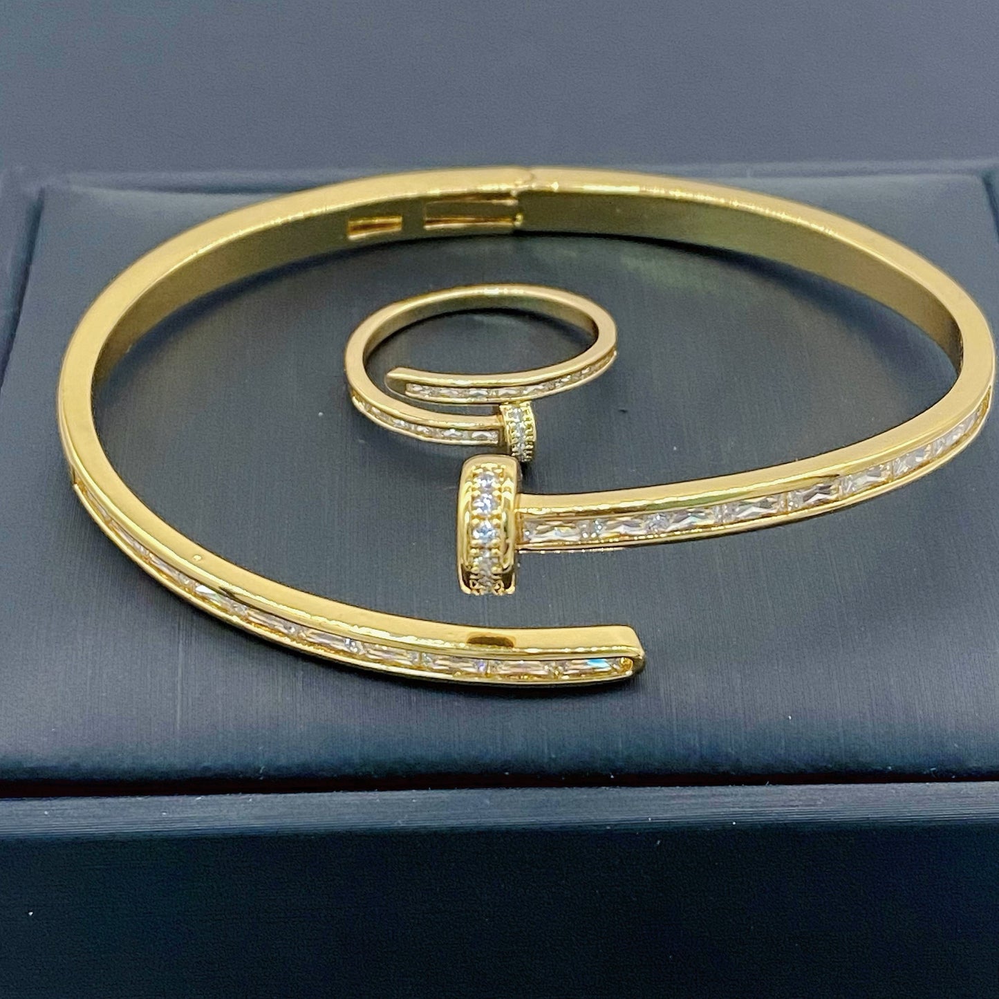 🌟 Arabian Elegance 18K Gold-Plated Jewelry Set – Zirconia Bracelet & Ring 💫