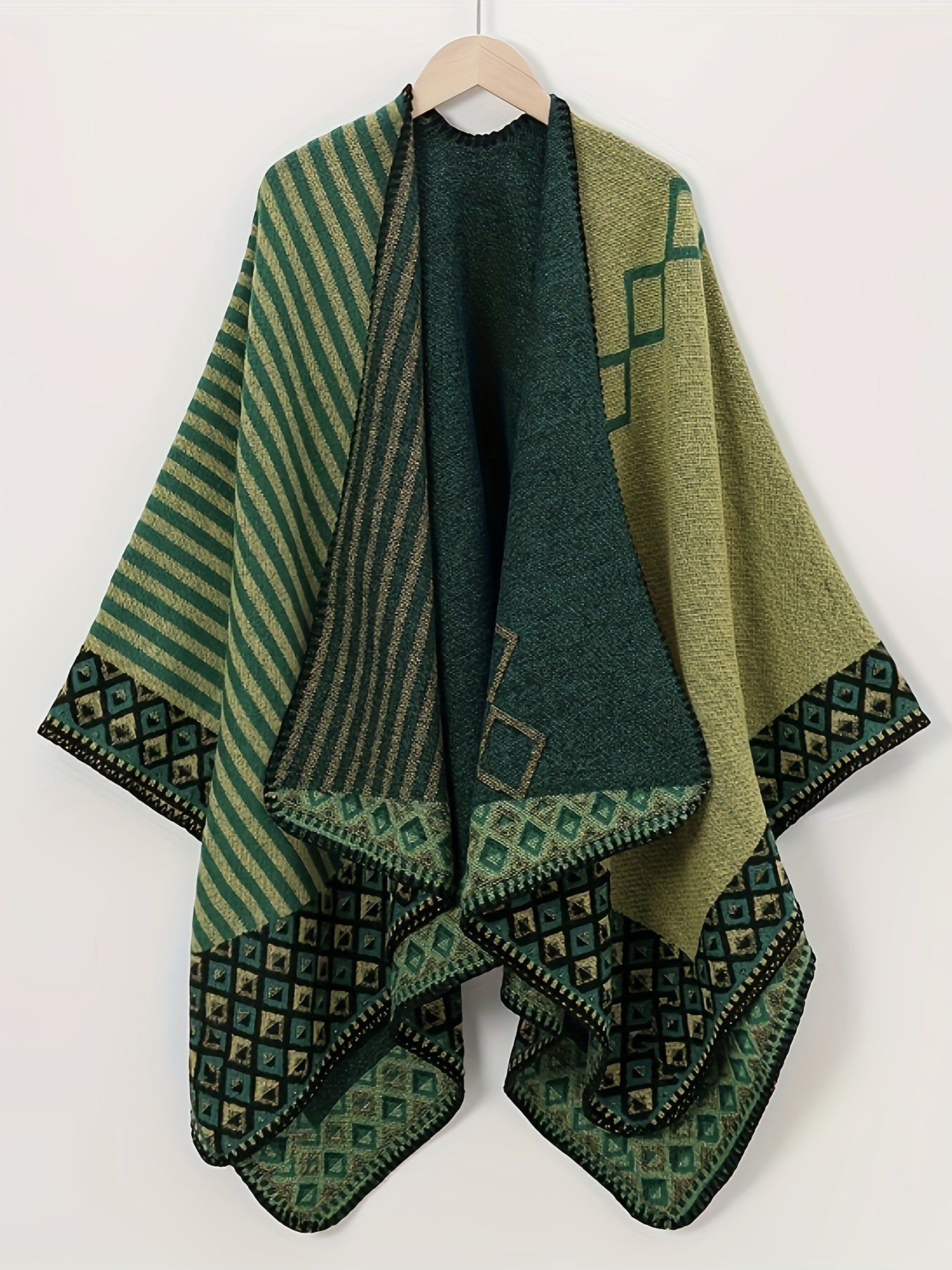 Plus Size Geometric Pattern Shawl