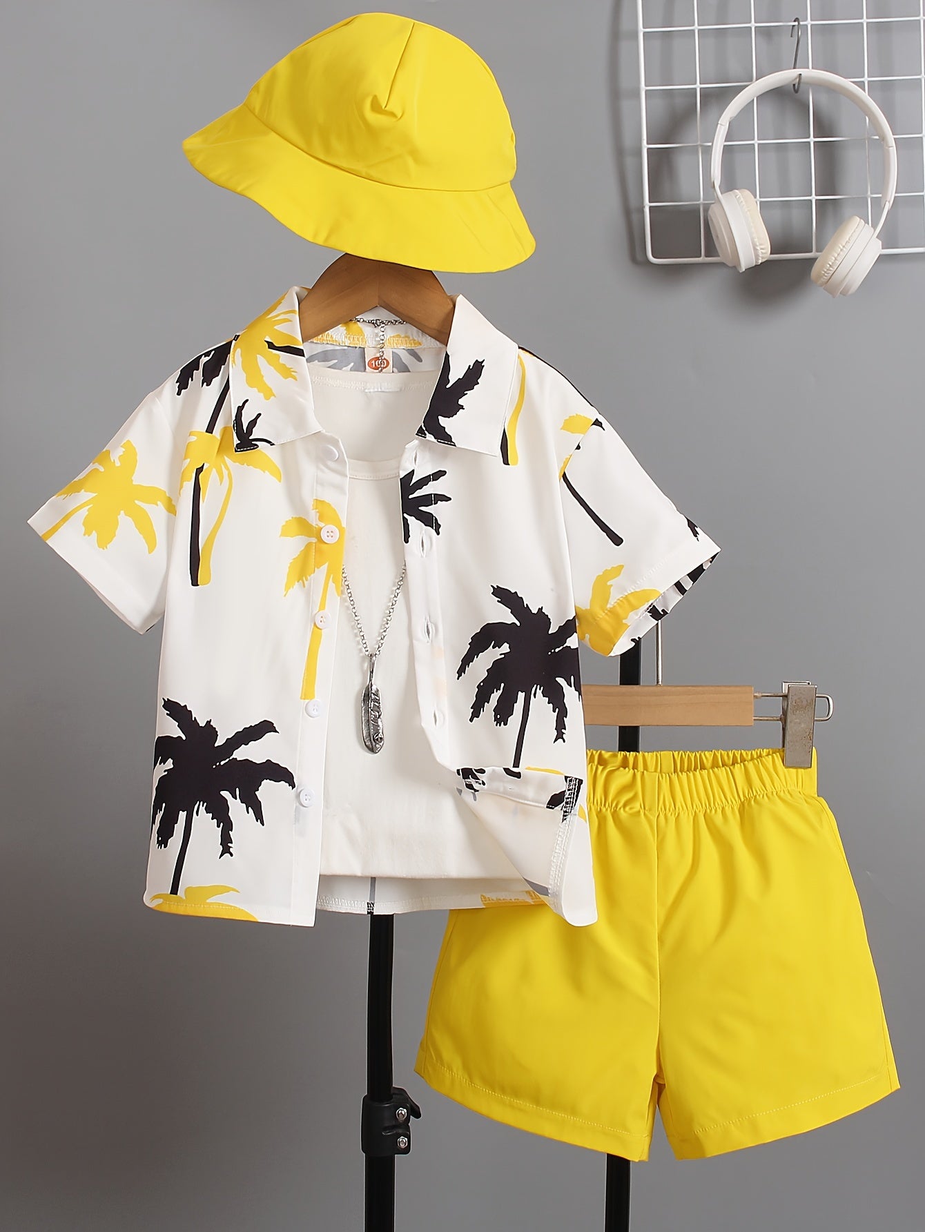 🌴 Boys' 3-Piece Coconut Tree Graphic Print Set – Shirt, Shorts & Hat for a Cool Summer Look 👕