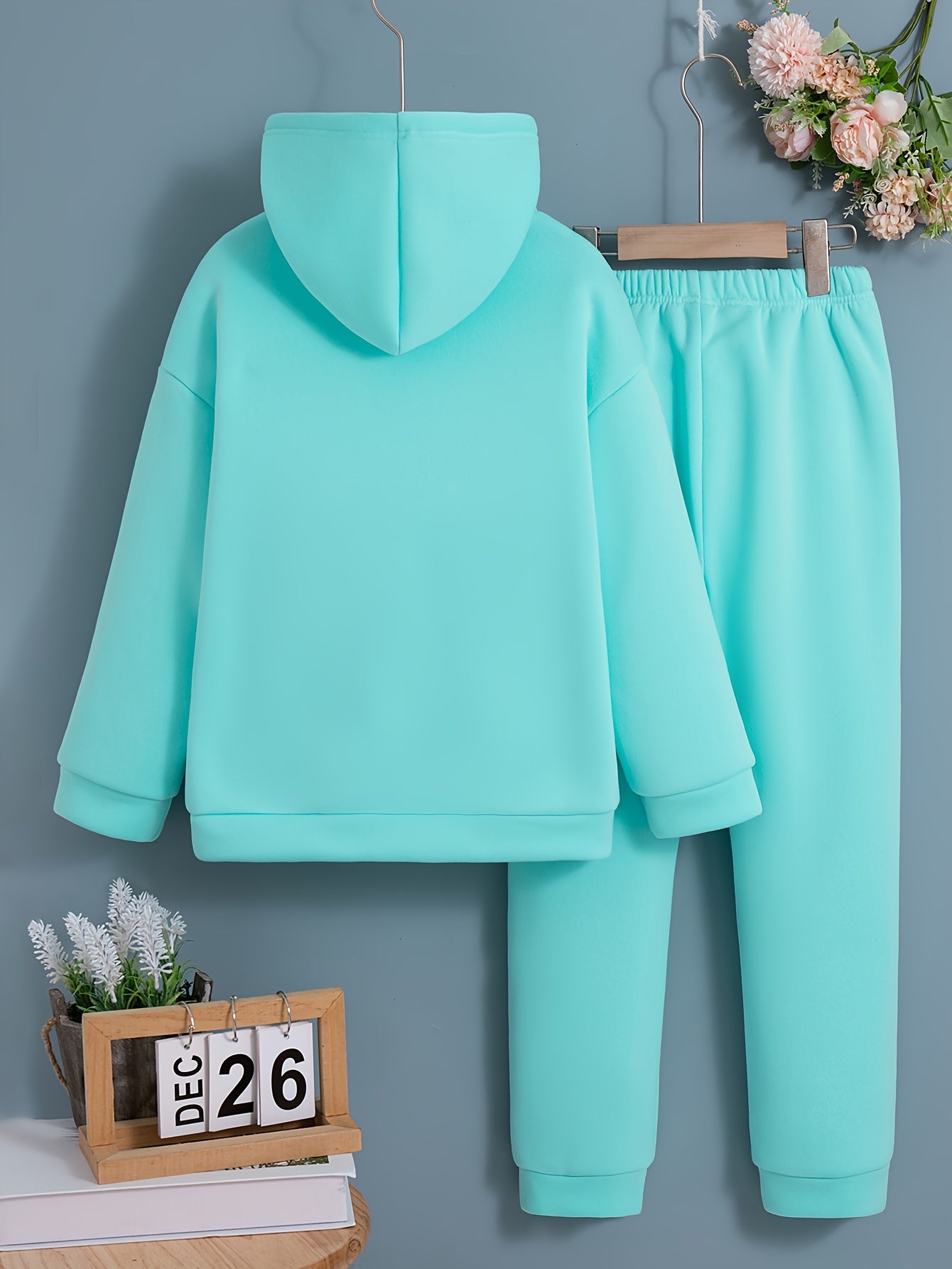 🧥 Creative Portrait Pattern 2-Piece Girl's Long Sleeve Hoodie & Jogger Trousers Set 👚👖