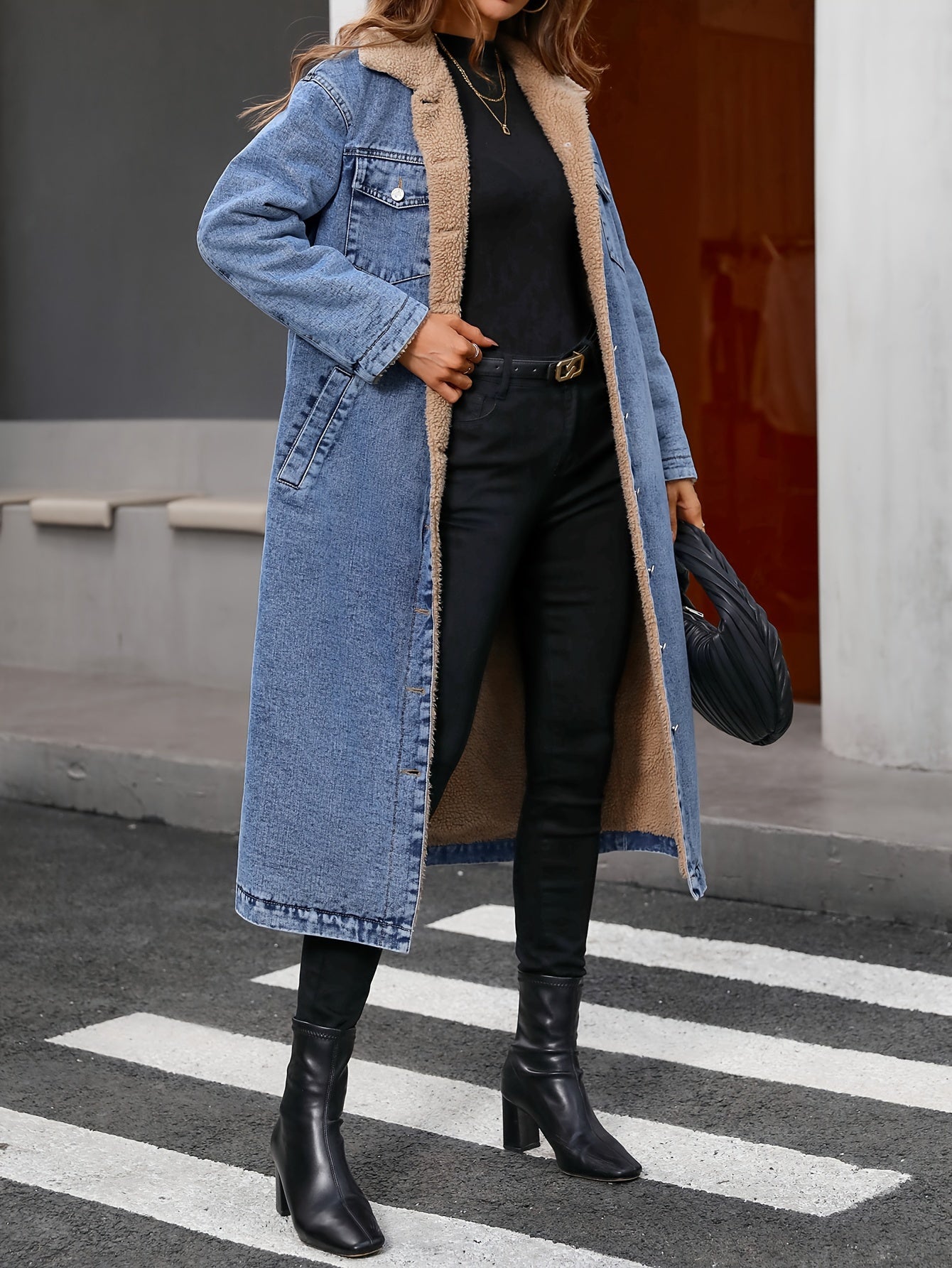 Elegant Plush-Lined Washed Blue Denim Coat