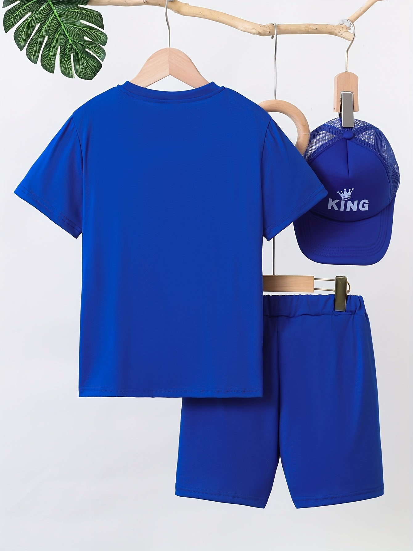 👑 2-Piece Boys' KING Letter Print Set – Cool Short Sleeve T-Shirt, Shorts & Cap 🌟