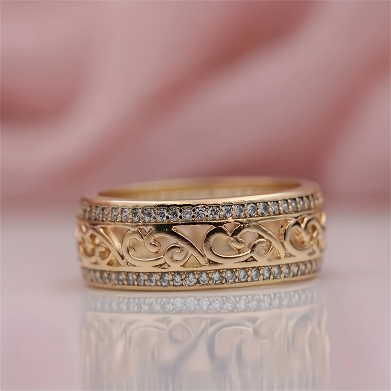 Elegant Hollow Flower Engraved Rhinestone Ring – Luxurious & Fashion-Forward Accessory 🌸💎