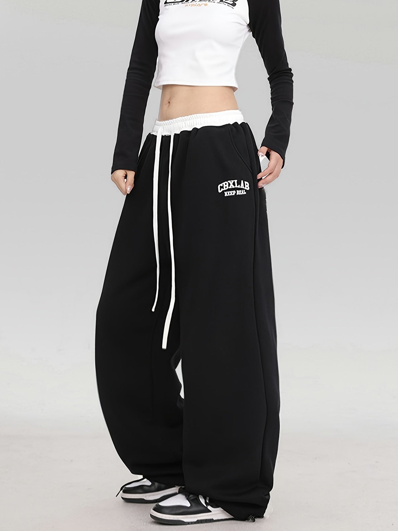 🎶 Trendy High-Waisted Letter Print Sweatpants