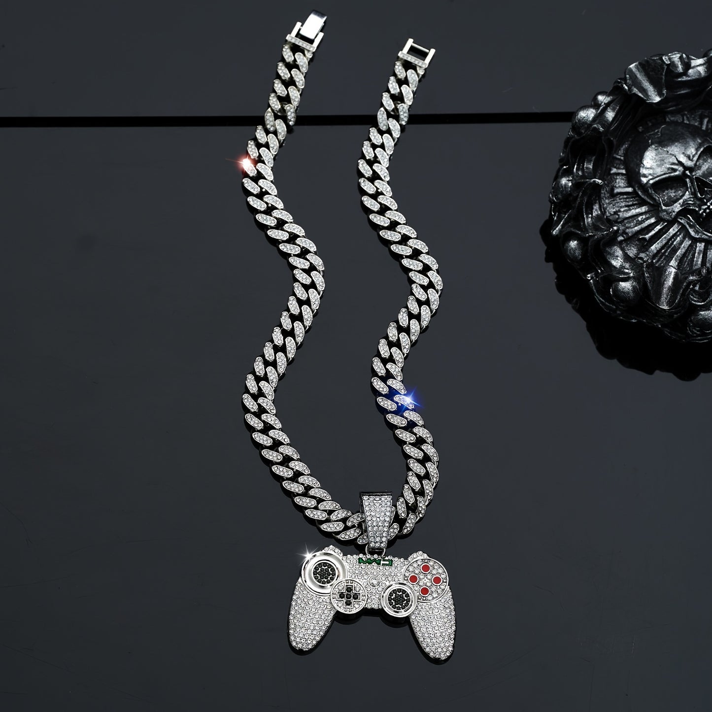 🎮 Retro Game Controller Pendant Necklace – Hip-Hop Cuban Chain Chic 🌟