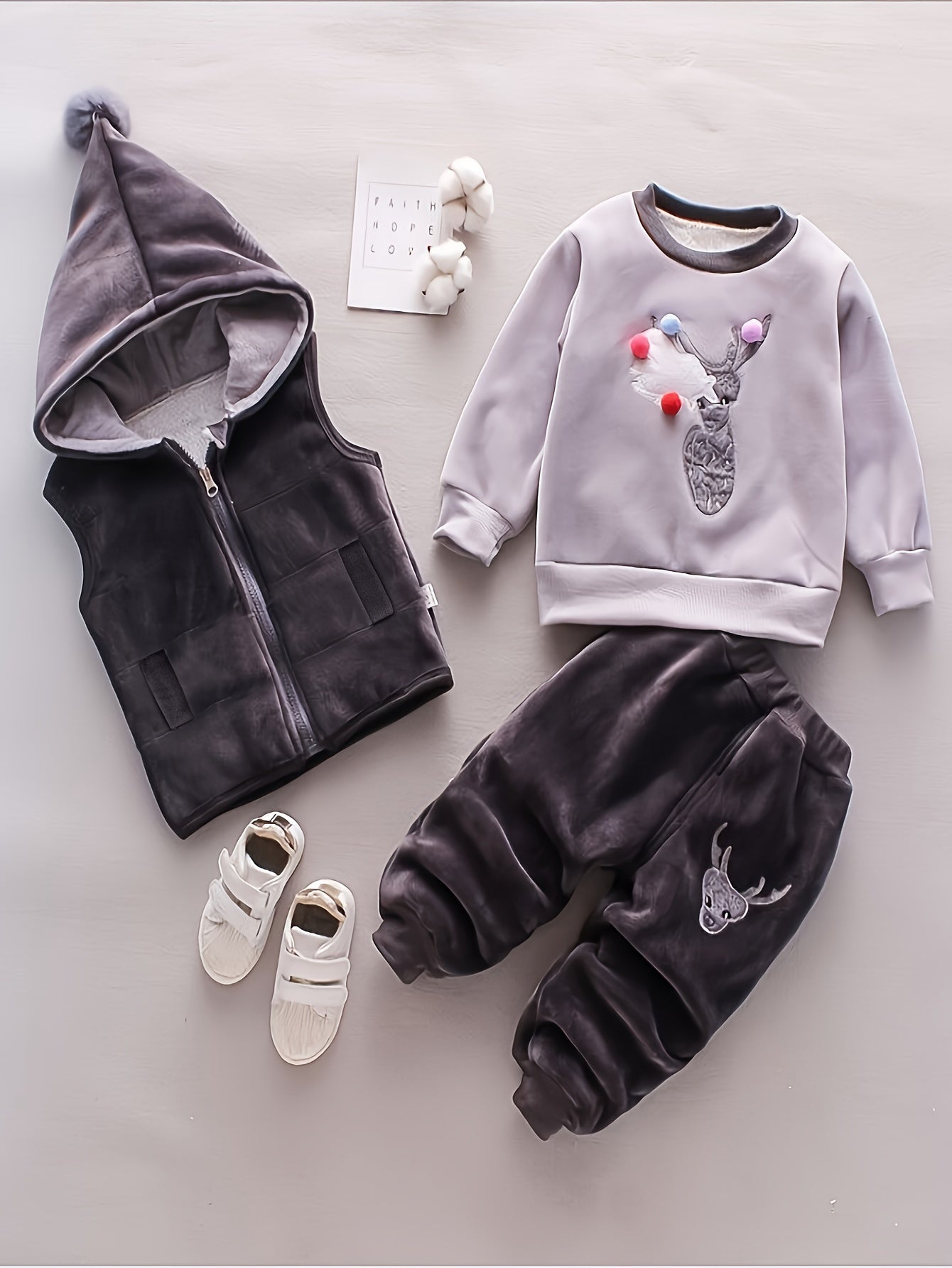 3pcs Boys' Adorable Furry Bear Face Set - Pullover, Hooded Zip-Up Sleeveless Coat, & Pants 🐻❄️