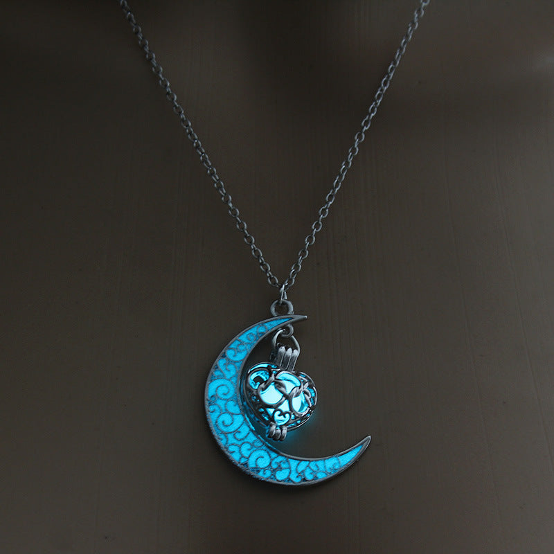 Radiance Glow Pendant Necklace: Silver Plated Chain with Glowing Pendant