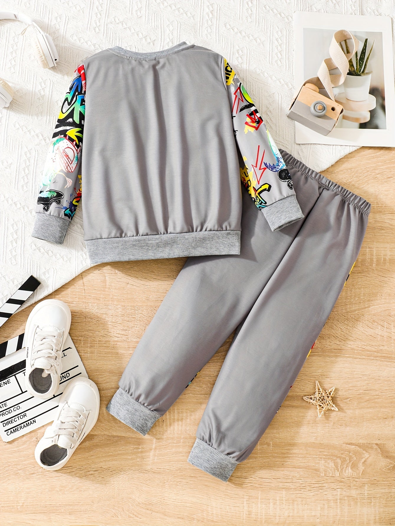 👟 2-Piece Boys Casual Co-Ord Set: Graffiti Sweatshirt & Jogger Pants