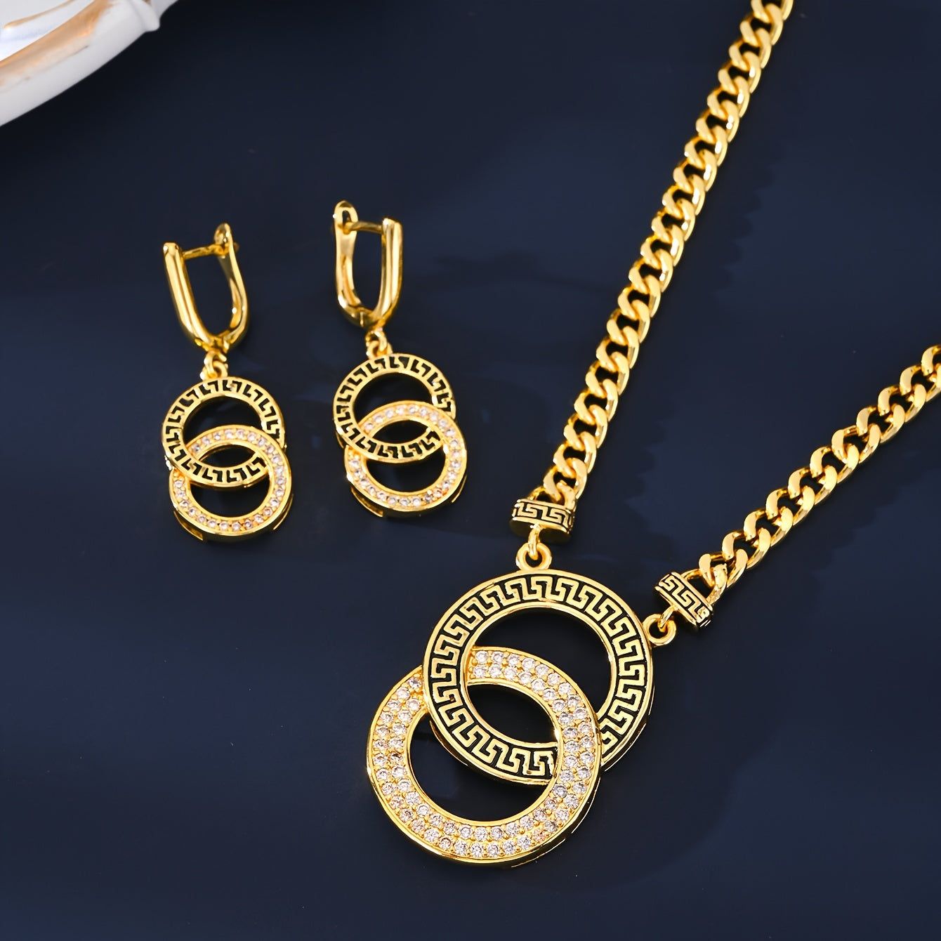 Exquisite 5-Piece 18K Gold-Plated Jewelry Set with Rhinestone Accents ✨💎