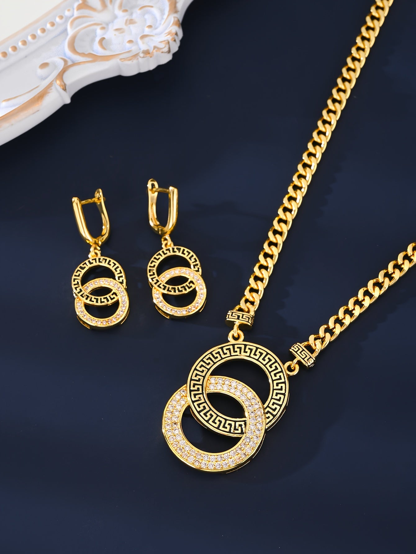 Exquisite 5-Piece 18K Gold-Plated Jewelry Set with Rhinestone Accents ✨💎