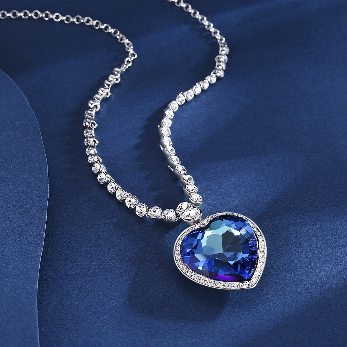 🌊 Heart of the Ocean Luxury Necklace – Platinum-Plated Crystal Elegance 💙